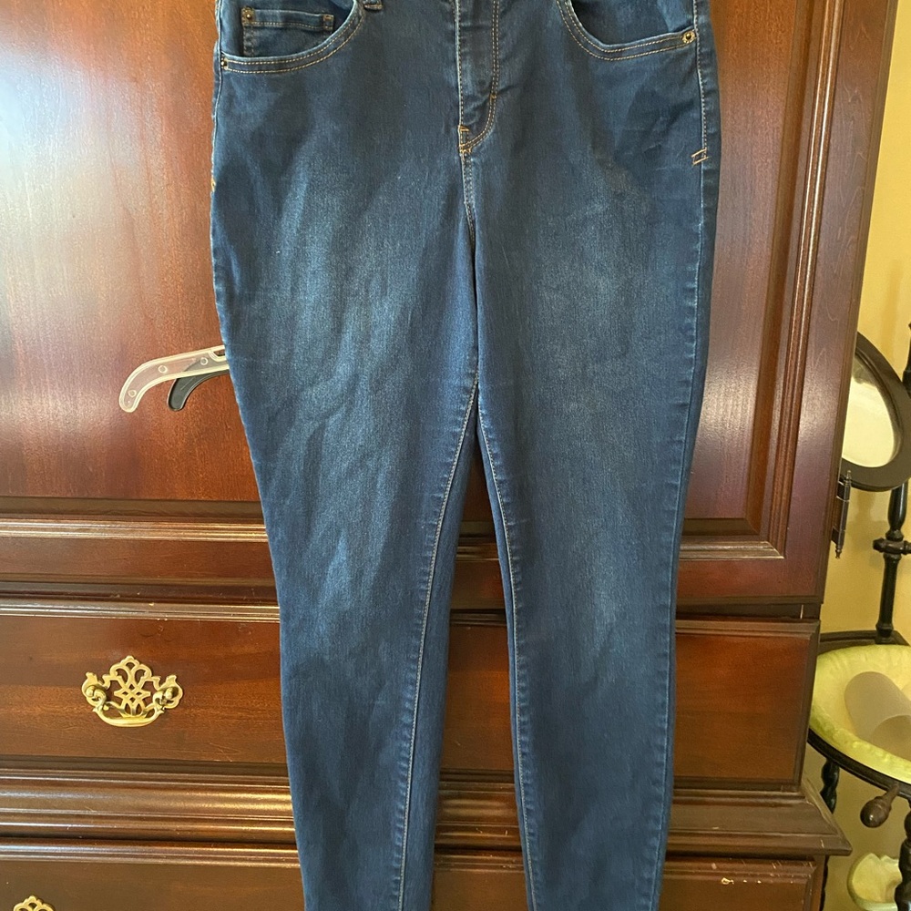LAST. CHANCE WILL BE REMOVED FROM CLOSET AFTER  NEW YEAR.